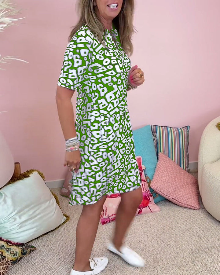 Robe décontractée à col en V et poche imprimée