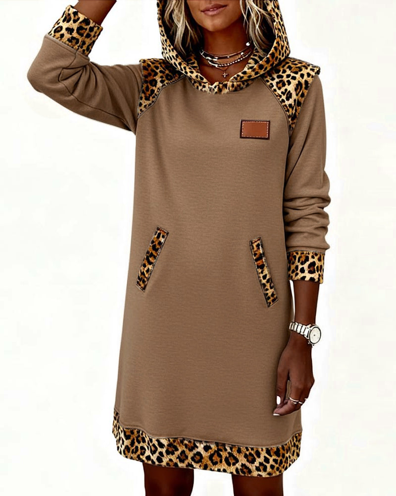 Robe décontractée à capuche et empiècement léopard